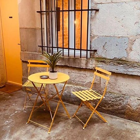 Studio Renove Avec Patio, Coeur Du Centre Ville Besançon Esterno foto