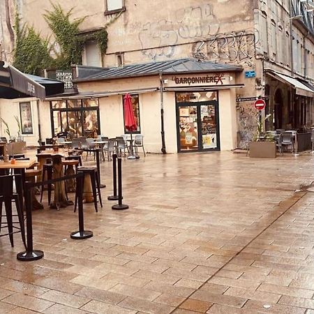 Studio Renove Avec Patio, Coeur Du Centre Ville Besançon Esterno foto