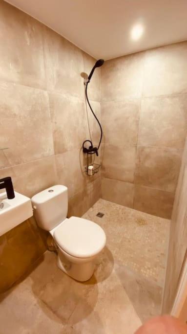 Studio Renove Avec Patio, Coeur Du Centre Ville Besançon Esterno foto